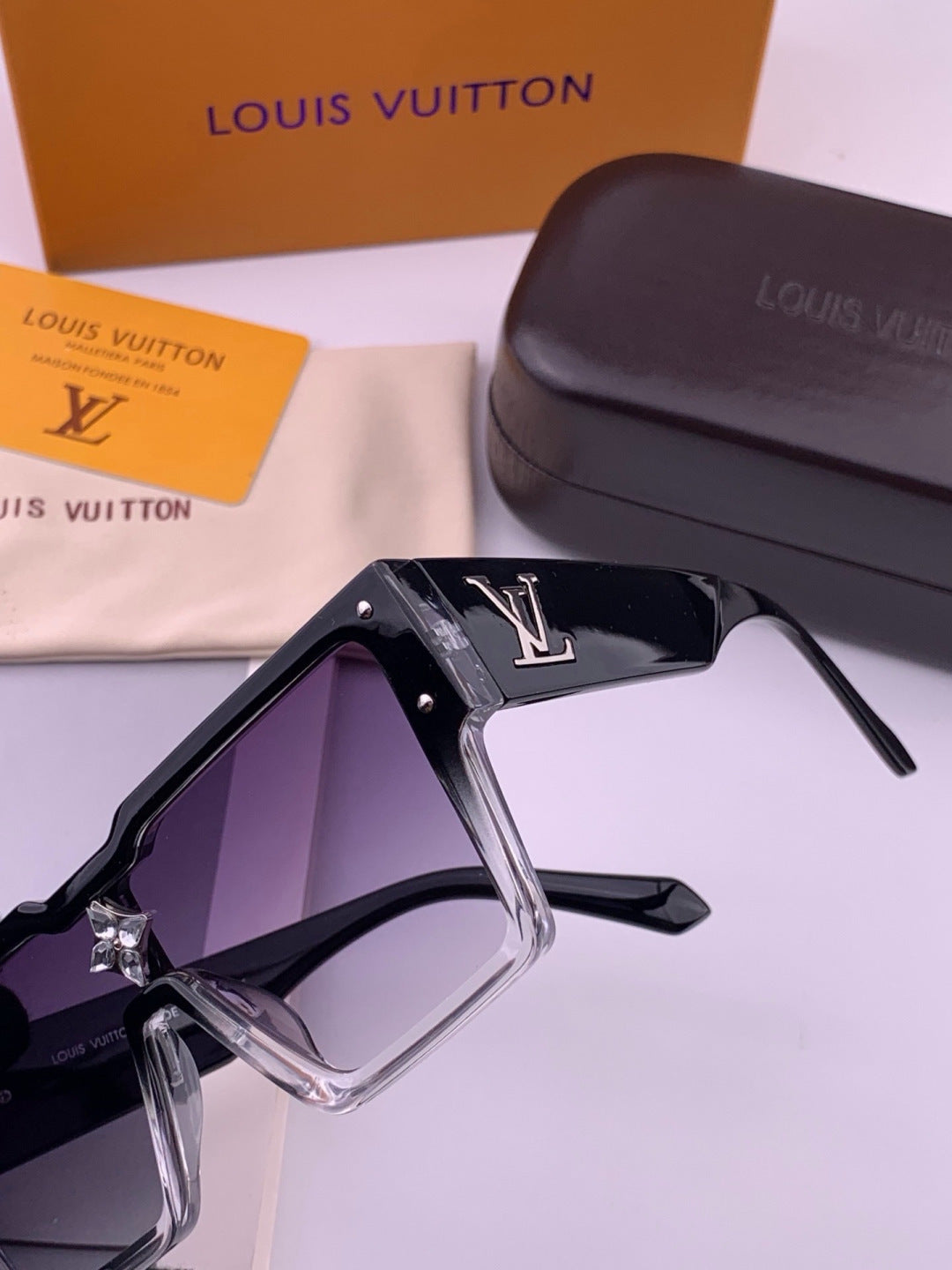 Louis Vuitton L7600 Square Black Lens Sunglasses for Women - 486172 - detail image 3