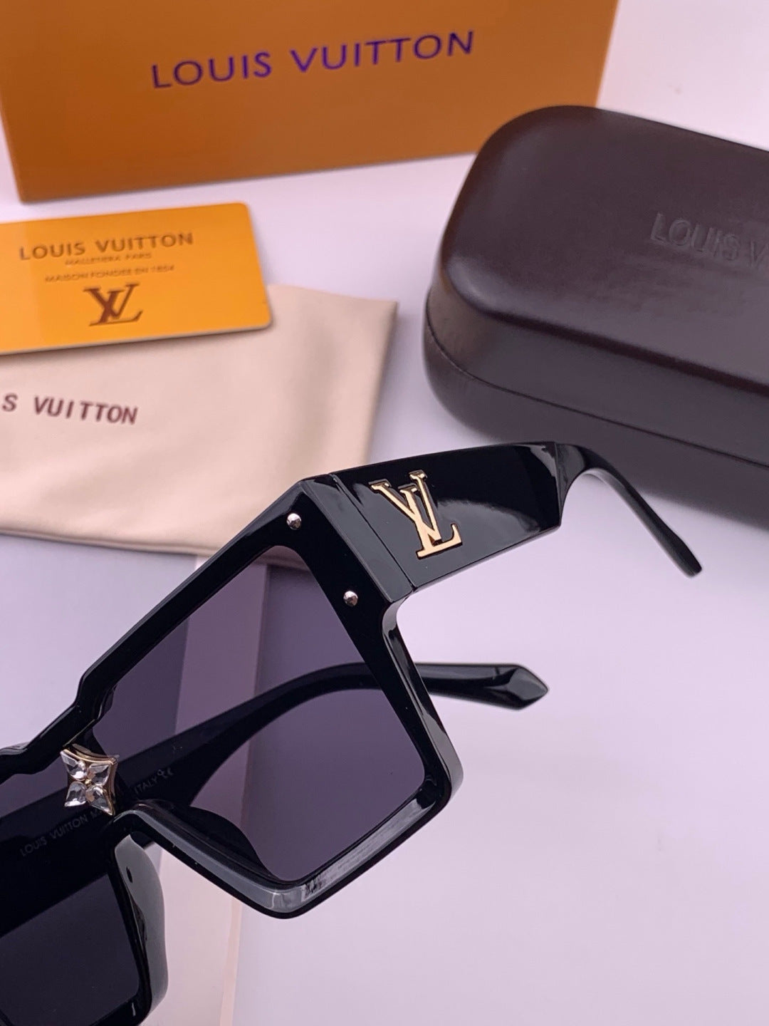 Louis Vuitton L7600 Square Black Lens Sunglasses for Women - 486174 - detail image 3