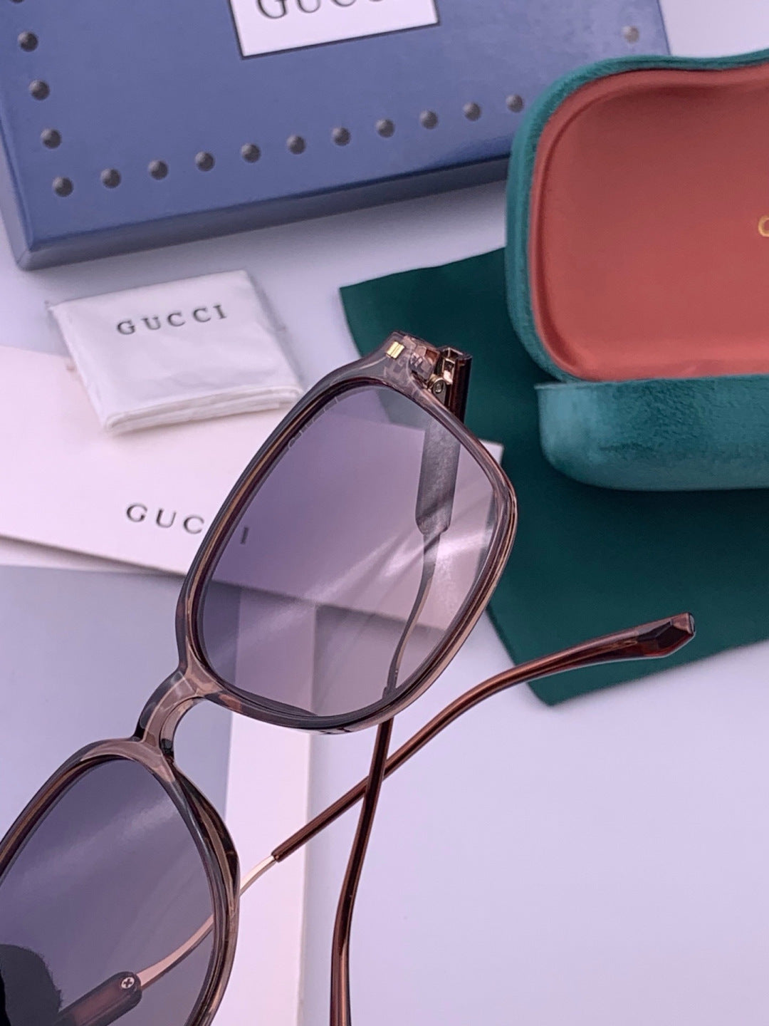 Gucci G7231 Metal Fashion Red Lens Sunglasses for Men & Women - detail image 4