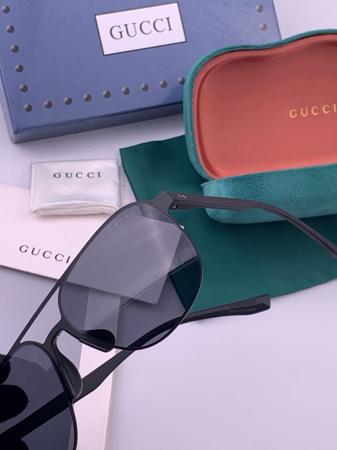 Gucci G2807 Polarized Aviator Black Lens Sunglasses for Men - detail image 3