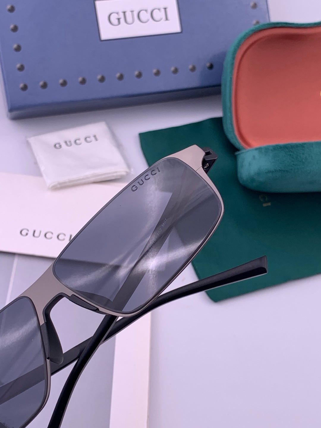 Gucci G2225 Polarized Aviator Gold Lens Sunglasses for Men - 486377 - detail image 3