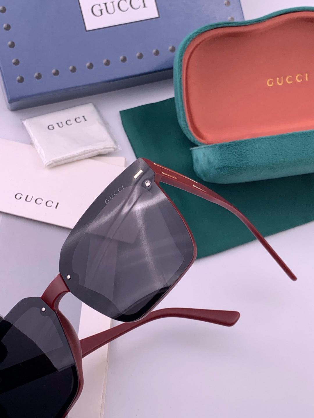Gucci G7292 Polarized Square Gold Lens Sunglasses for Men & Women - detail image 2