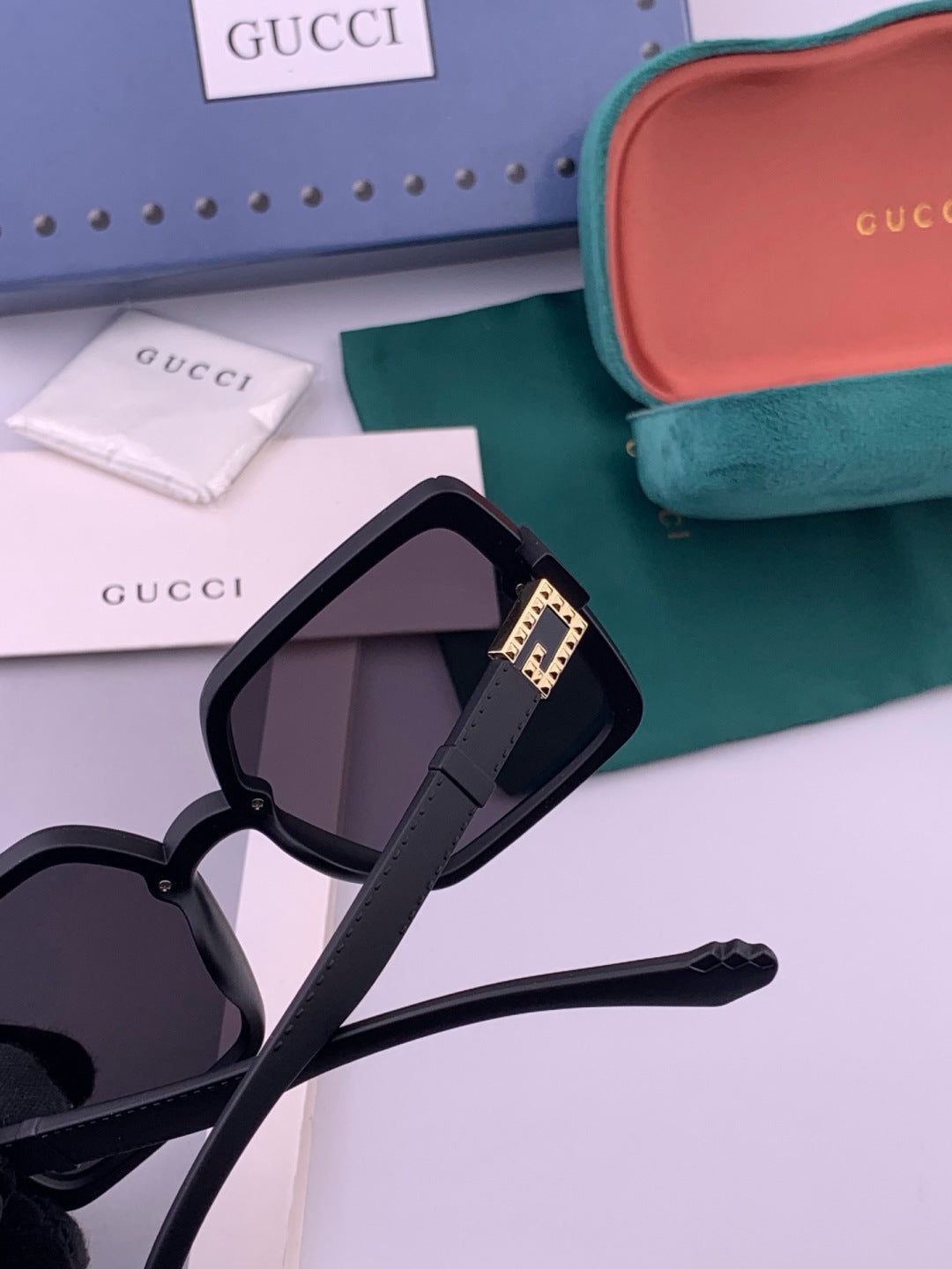 Gucci G3518 Polarized Fashion Black Lens Sunglasses for Women - detail image 5