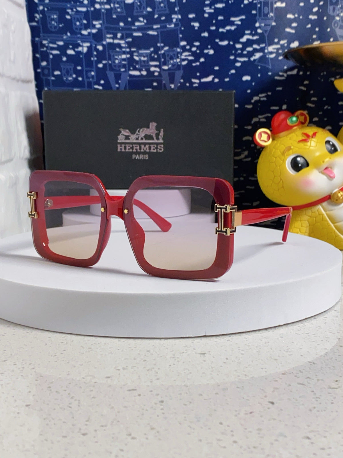 Hermès Square Red Lens Sunglasses for Men & Women - 416507