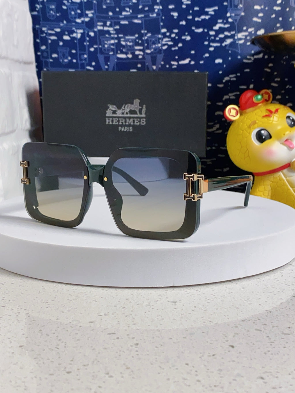 Hermès Square Silver Lens Sunglasses for Men & Women - 450020