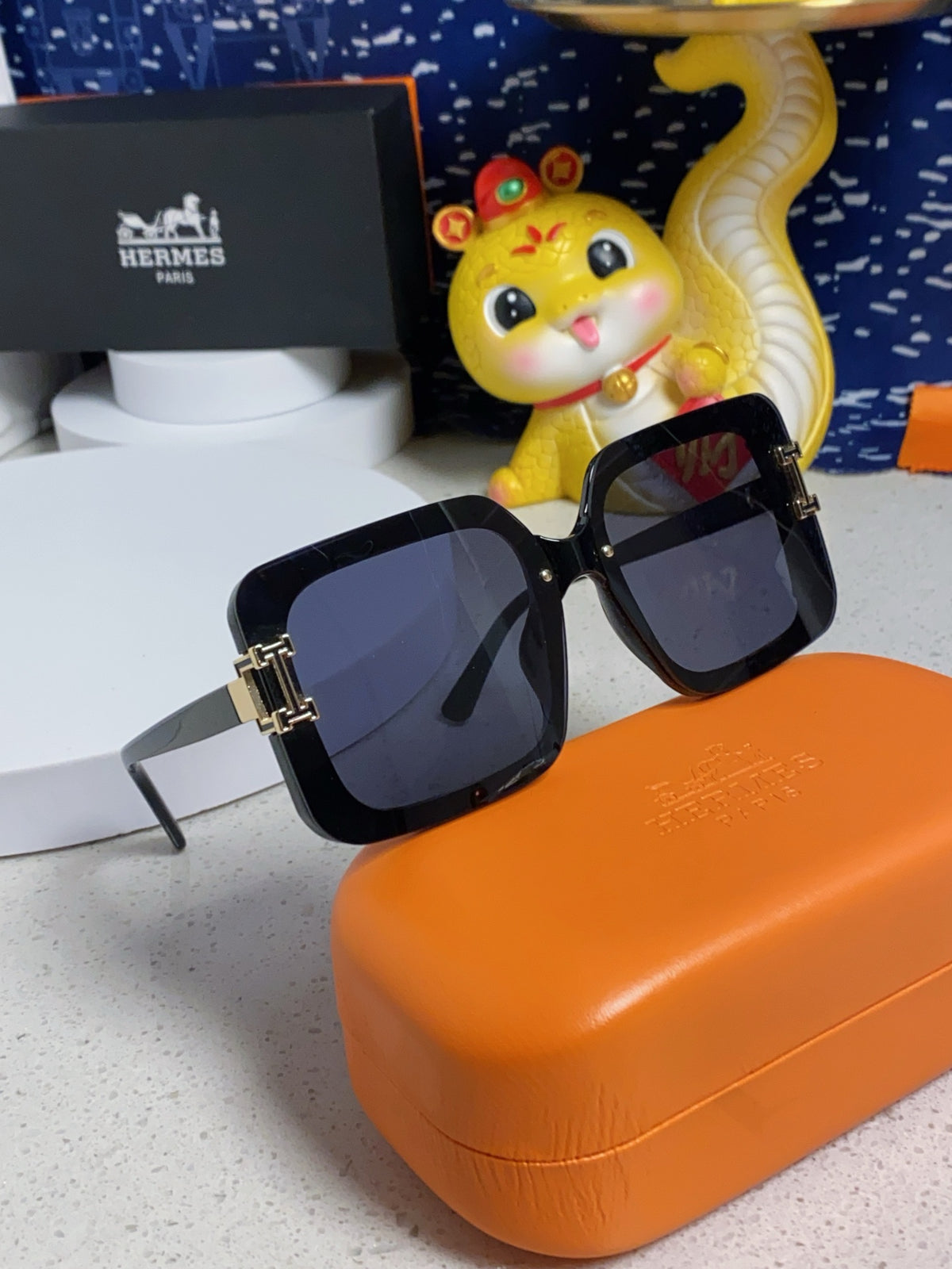 Hermès Square Gold Lens Sunglasses for Men & Women - 416510 - detail image 8