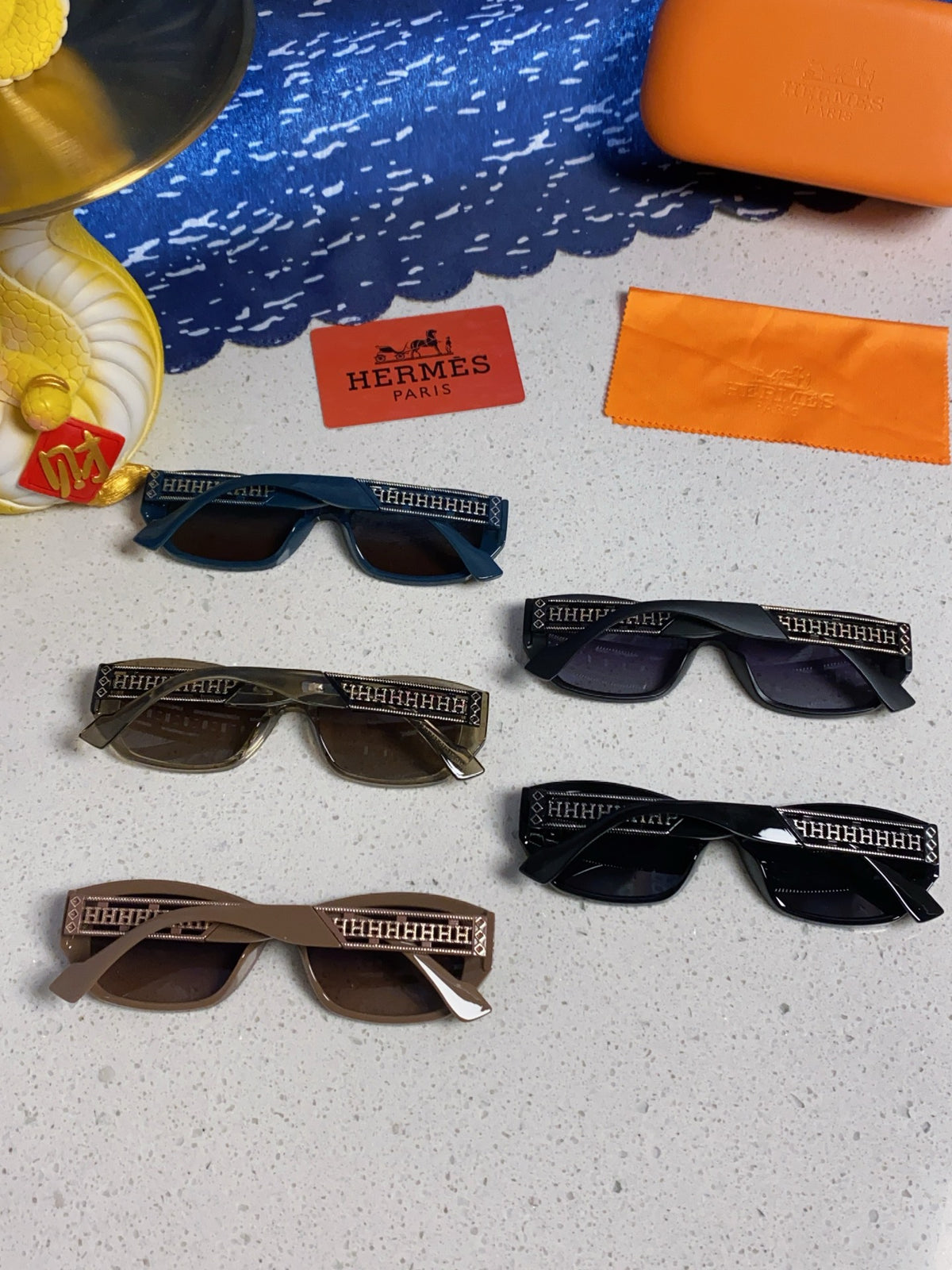 Hermès Polarized Cat-Eye Silver Lens Sunglasses for Men & Women - 466438 - detail image 10