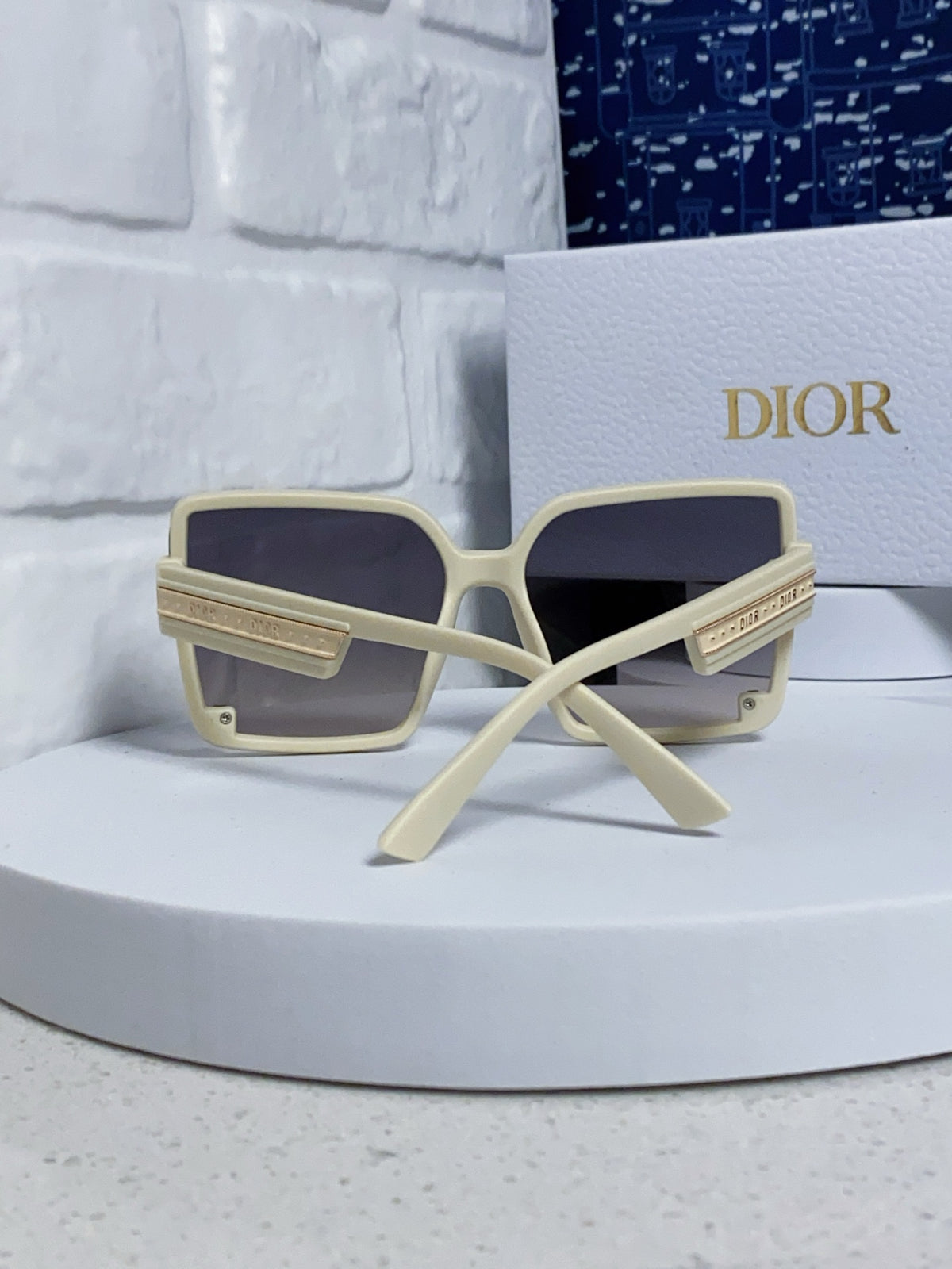 Dior Polarized Fashion Gray Lens Sunglasses for Women - 431825 - detail image 3