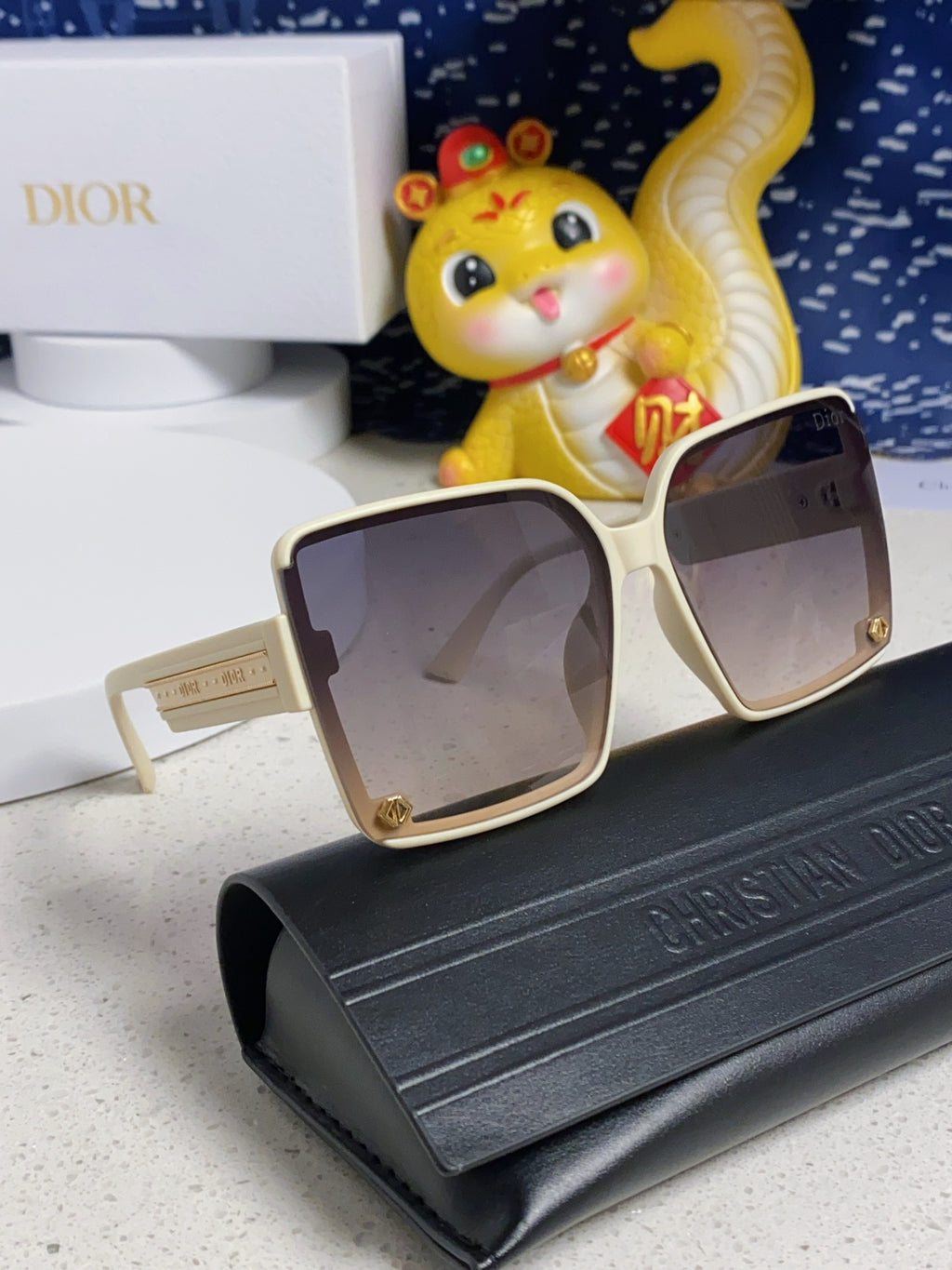 Dior Polarized Fashion Gray Lens Sunglasses for Women - 997974 - detail image 10