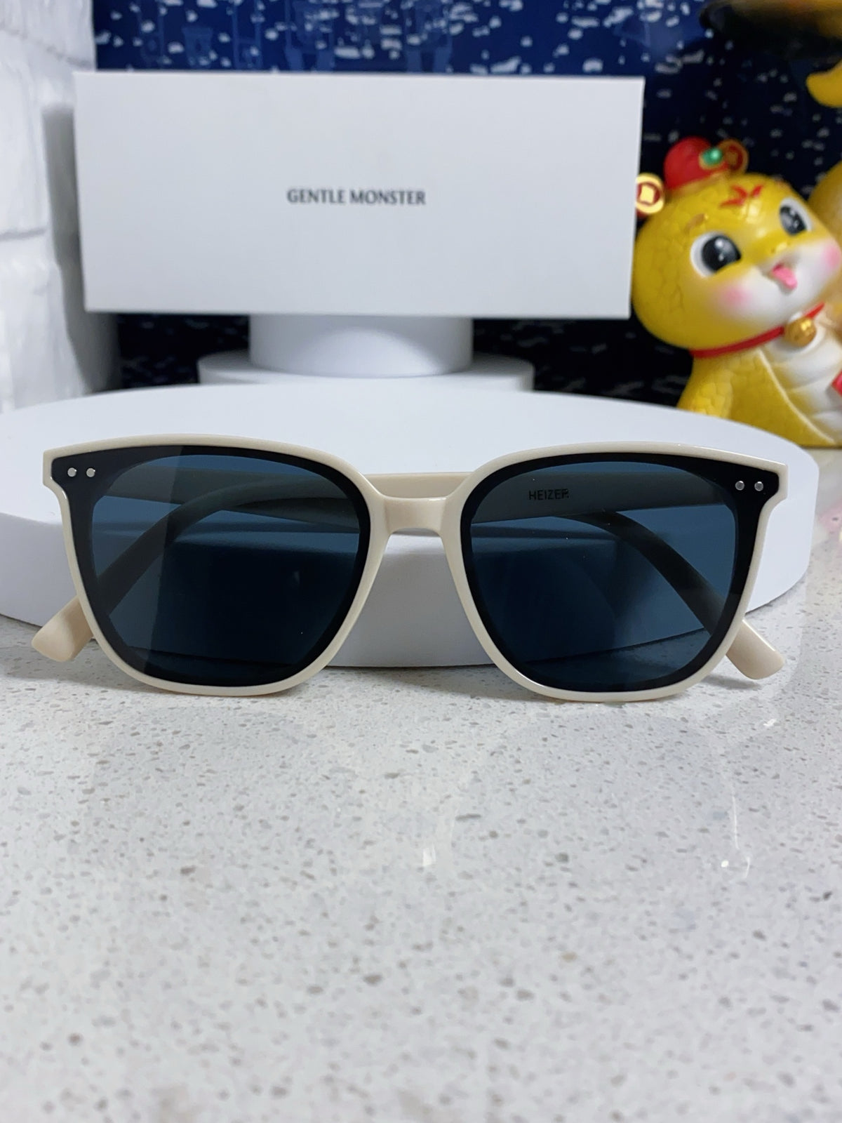 Gentle Monster HEIZER Square Blue Lens Sunglasses for Men & Women - detail image 9
