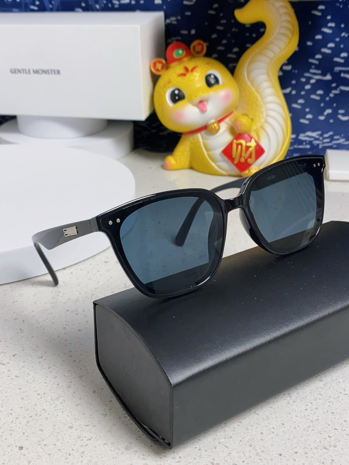 Gentle Monster HEIZER Square Red Lens Sunglasses for Men & Women - detail image 10