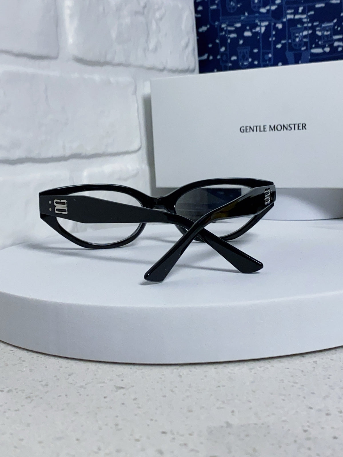 Gentle Monster ROCOCO Cat-Eye Silver Lens Sunglasses for Men & Women - 432926 - detail image 3