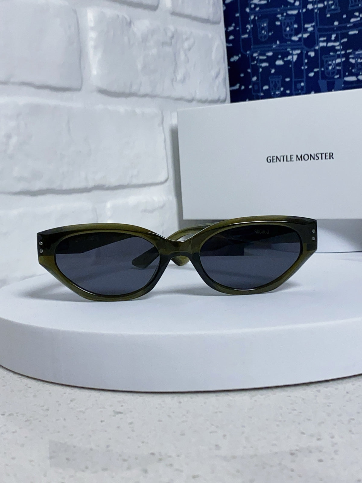Gentle Monster ROCOCO Cat-Eye Blue Lens Sunglasses for Men & Women - detail image 2