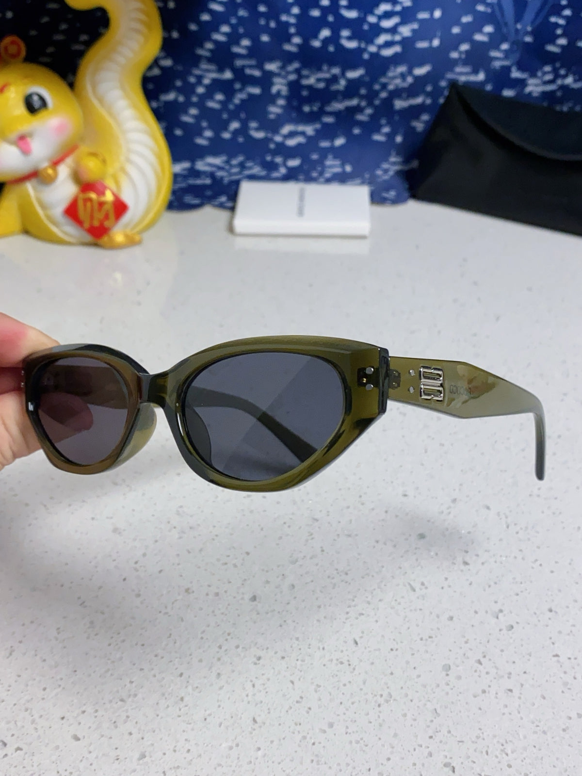 Gentle Monster ROCOCO Cat-Eye Blue Lens Sunglasses for Men & Women - 432927 - detail image 6