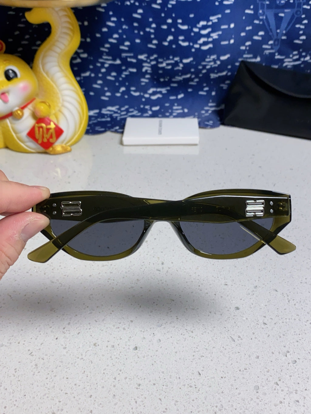 Gentle Monster ROCOCO Cat-Eye Blue Lens Sunglasses for Men & Women - detail image 5