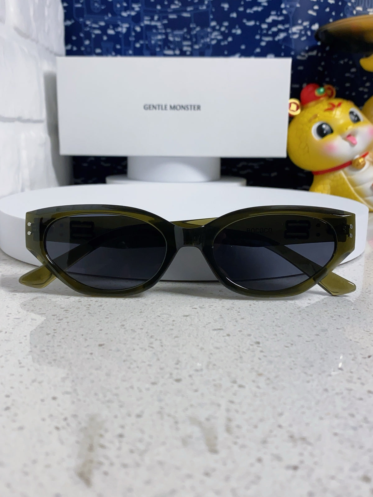Gentle Monster ROCOCO Cat-Eye Blue Lens Sunglasses for Men & Women - detail image 9