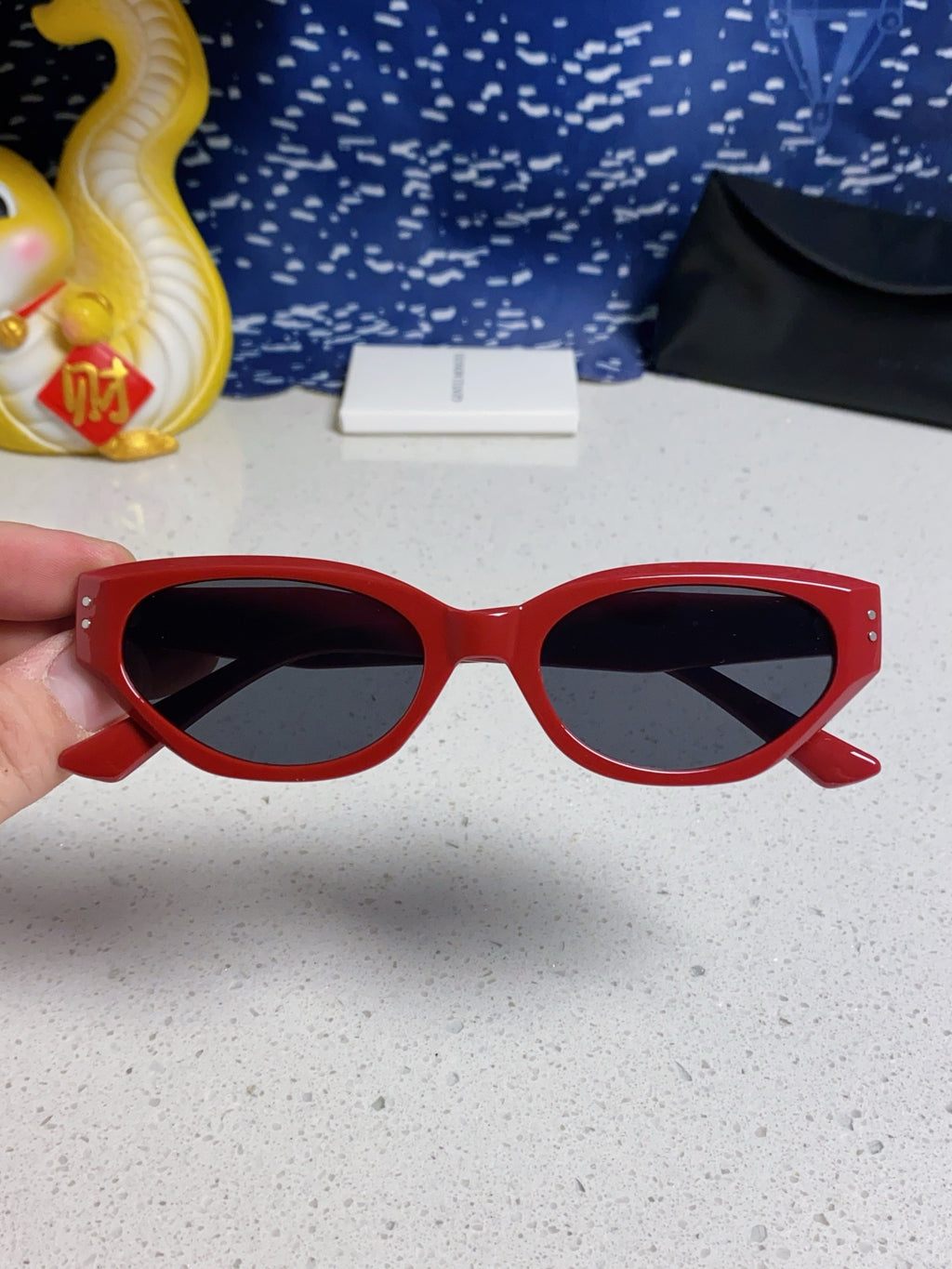 Gentle Monster ROCOCO Cat-Eye Red Lens Sunglasses for Men & Women - 432929 - detail image 4