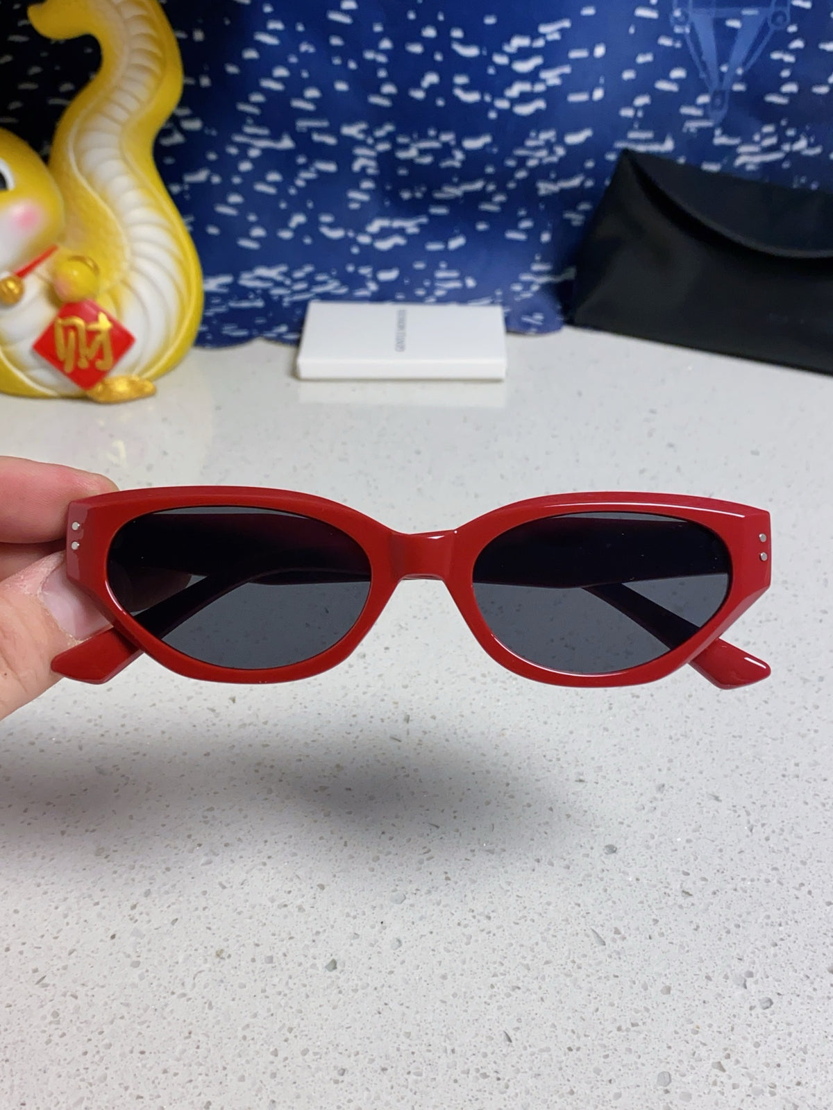 Gentle Monster ROCOCO Cat-Eye Red Lens Sunglasses for Men & Women - 432929 - detail image 4