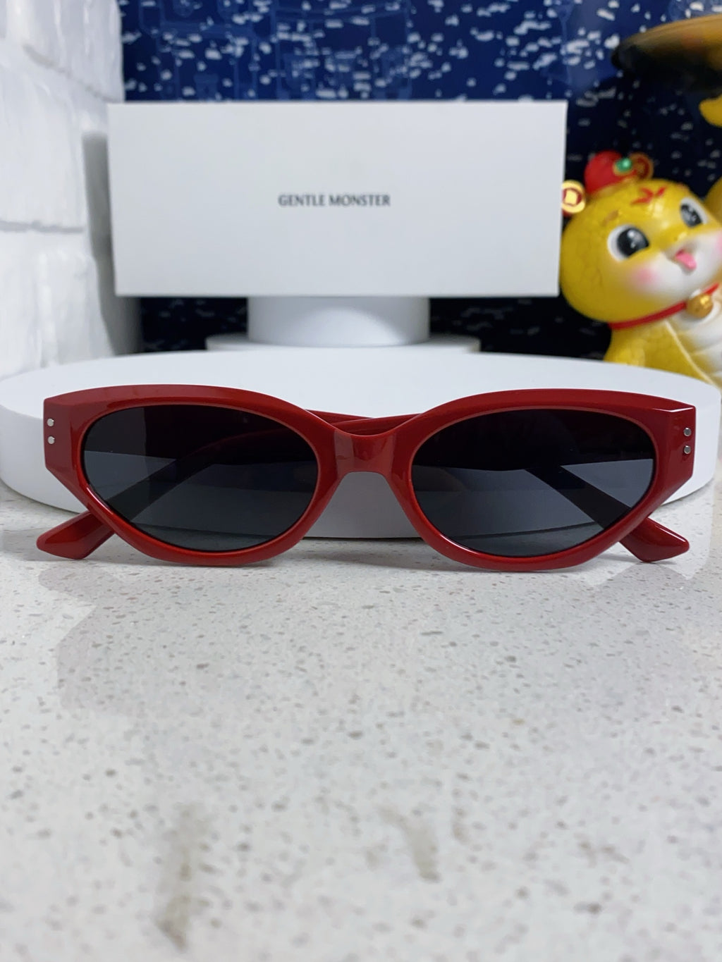 Gentle Monster ROCOCO Cat-Eye Red Lens Sunglasses for Men & Women - 432929 - detail image 9