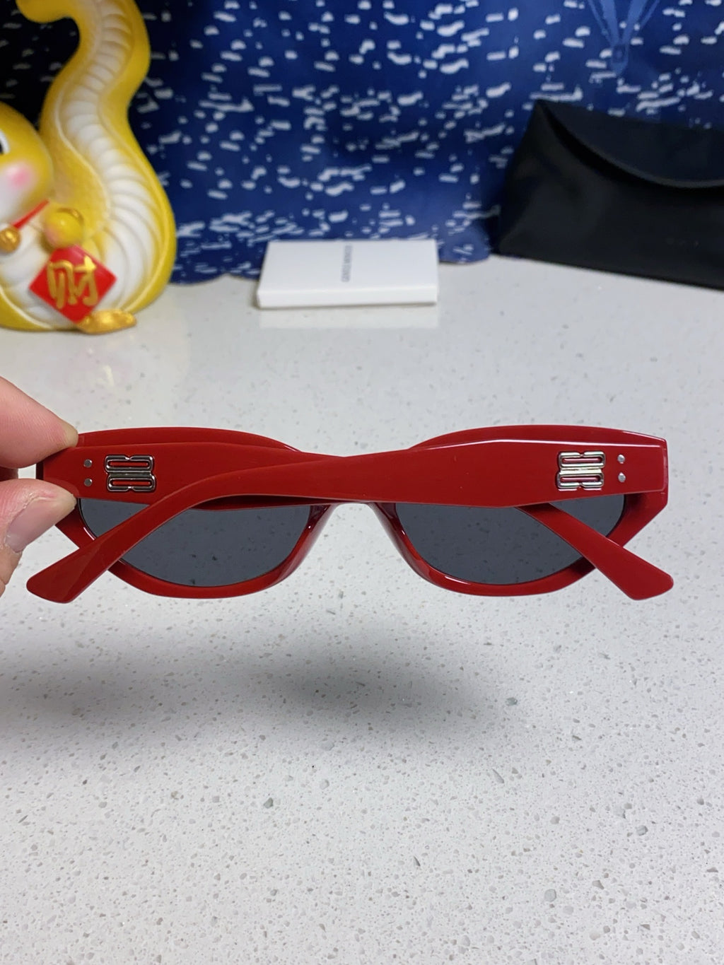 Gentle Monster ROCOCO Cat-Eye Red Lens Sunglasses for Men & Women - detail image 5