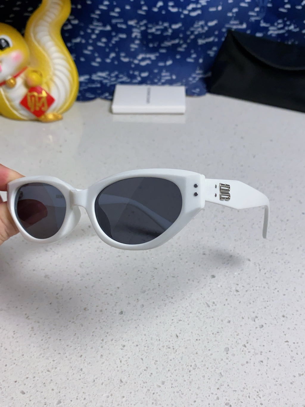 Gentle Monster ROCOCO Cat-Eye Gray Lens Sunglasses for Men & Women - 432930 - detail image 6