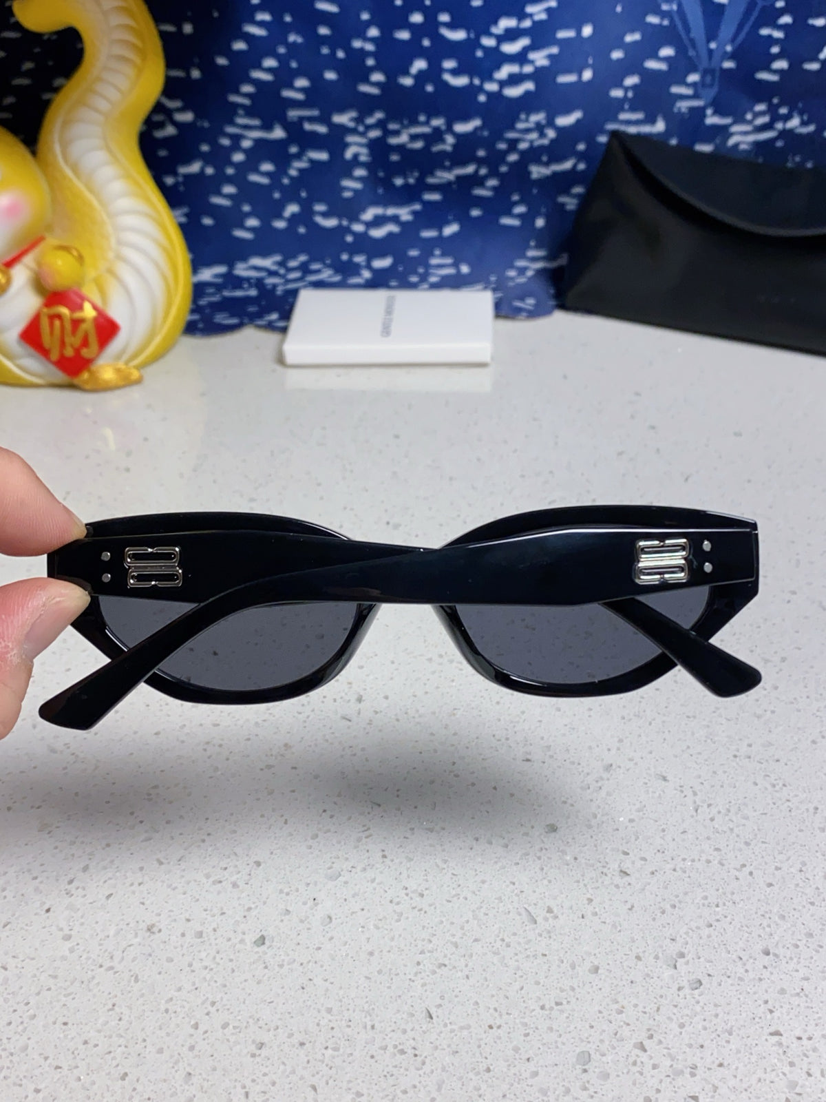 Gentle Monster ROCOCO Cat-Eye Black Lens Sunglasses for Men & Women - 432931 - detail image 5