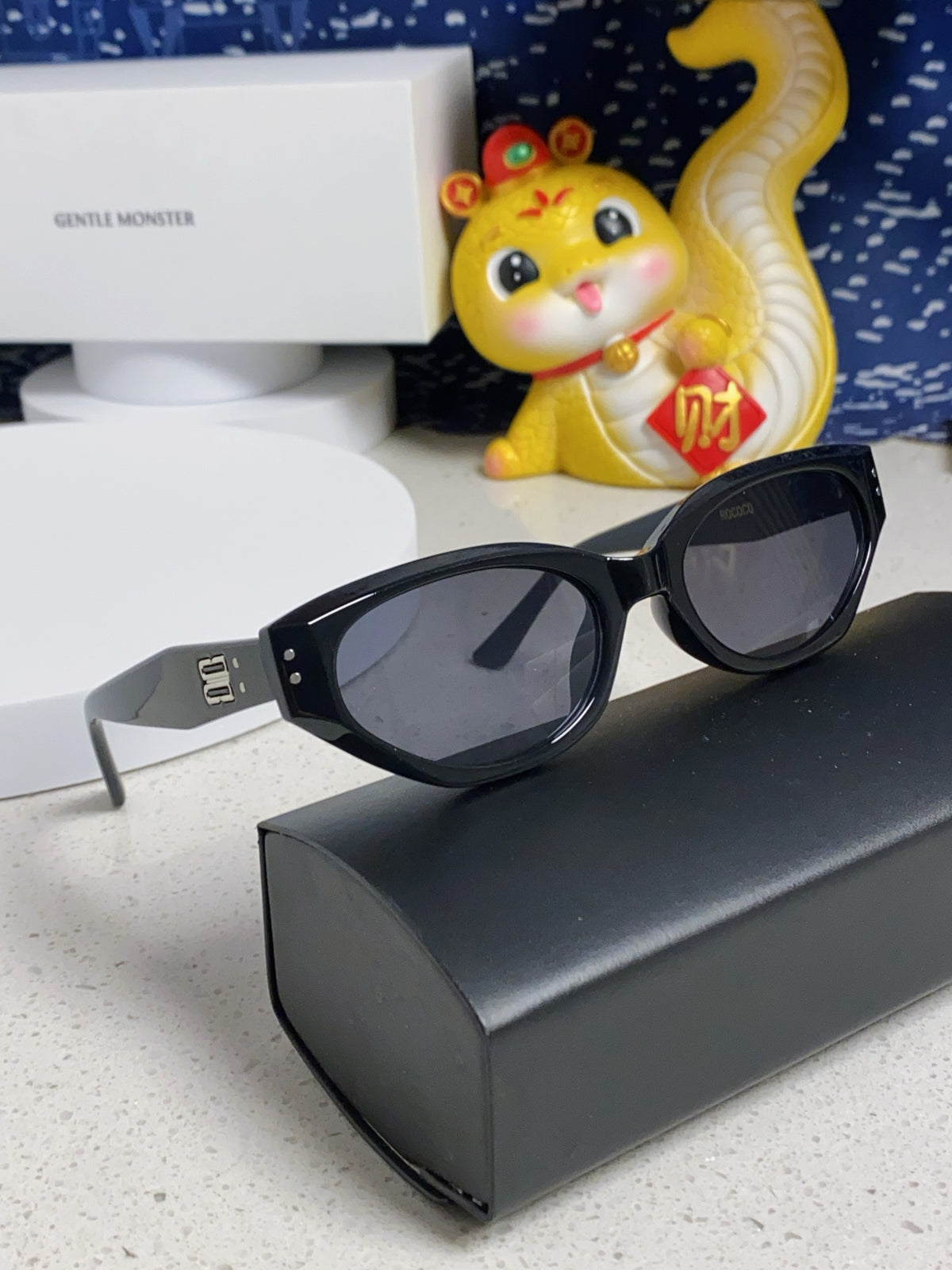 Gentle Monster ROCOCO Cat-Eye Black Lens Sunglasses for Men & Women - detail image 10