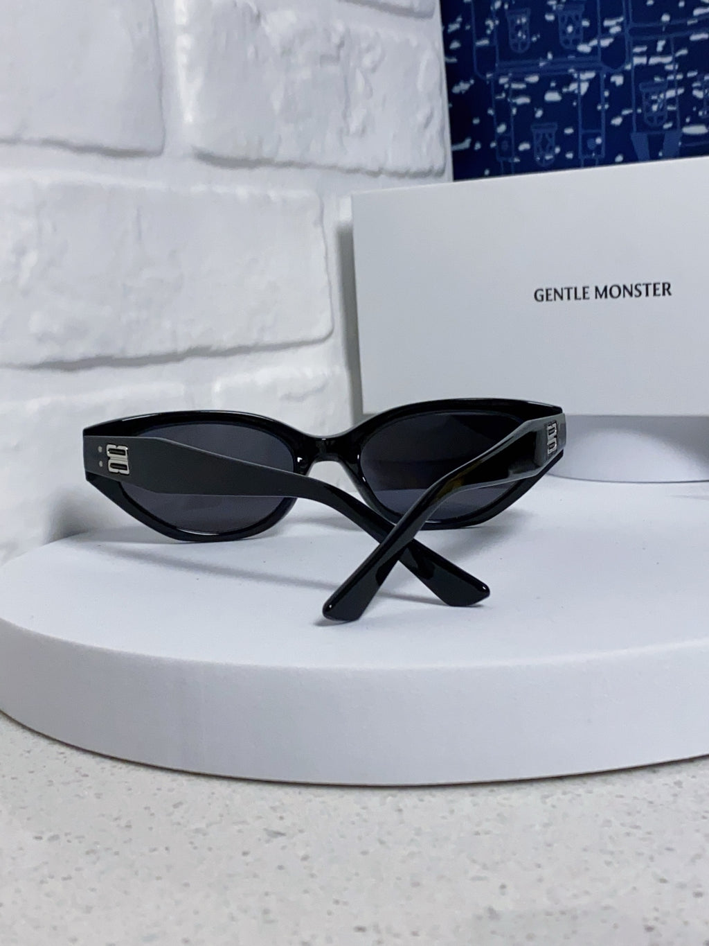 Gentle Monster ROCOCO Cat-Eye Black Lens Sunglasses for Men & Women - detail image 3