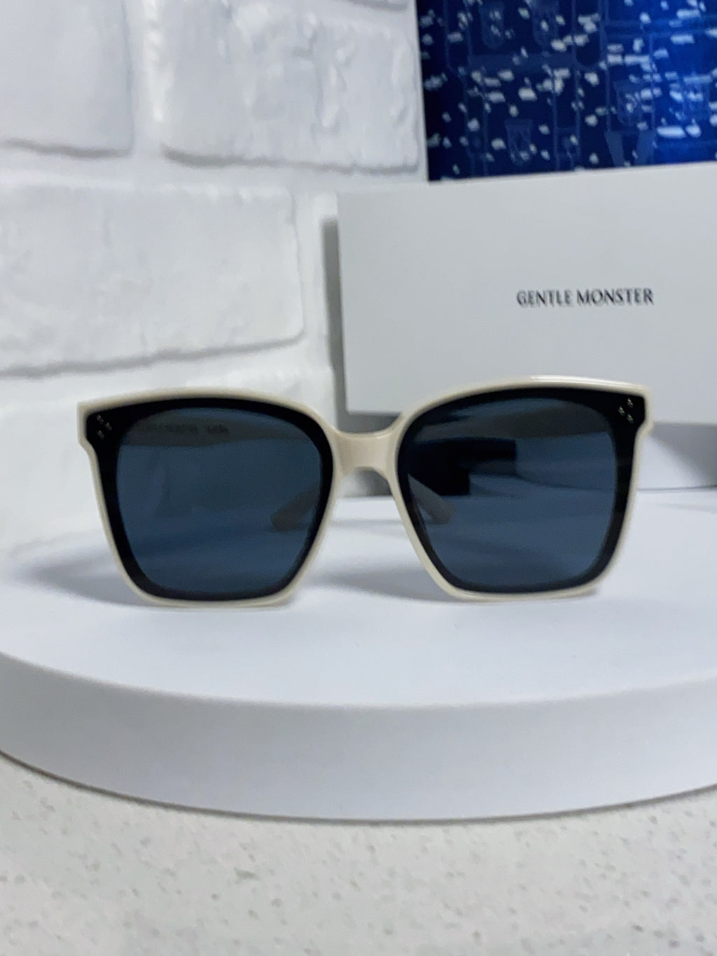 Gentle Monster DREAMER17 Oversized Blue Lens Sunglasses for Men & Women - detail image 2