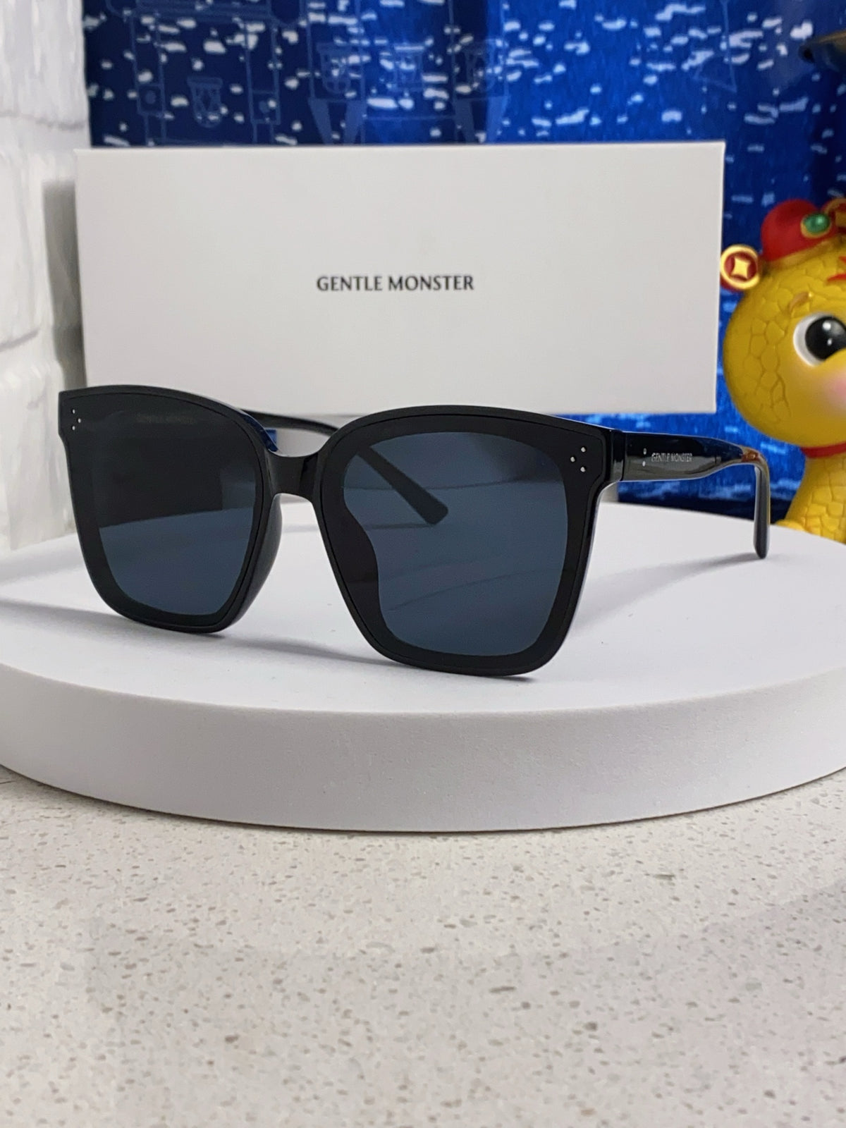 Gentle Monster DREAMER17 Oversized Black Lens Sunglasses for Men & Women