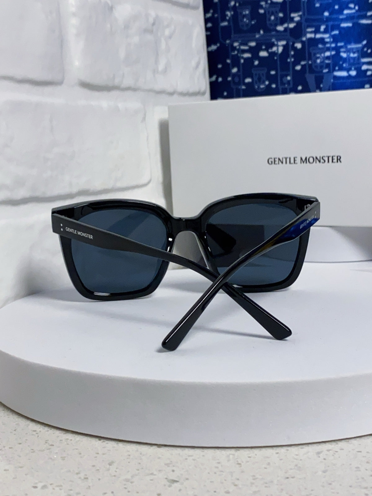 Gentle Monster DREAMER17 Oversized Black Lens Sunglasses for Men & Women - detail image 3