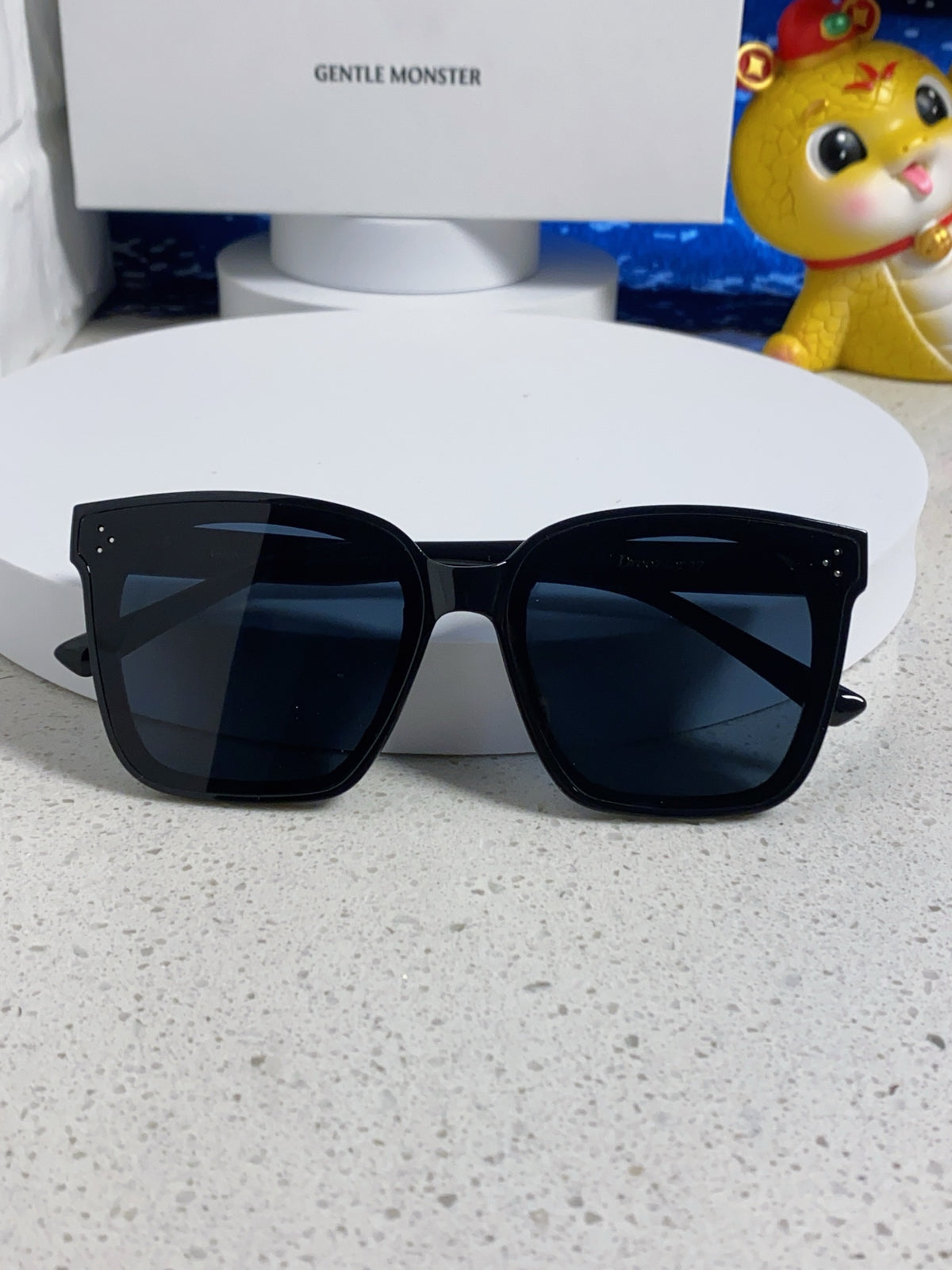 Gentle Monster DREAMER17 Oversized Black Lens Sunglasses for Men & Women - detail image 10