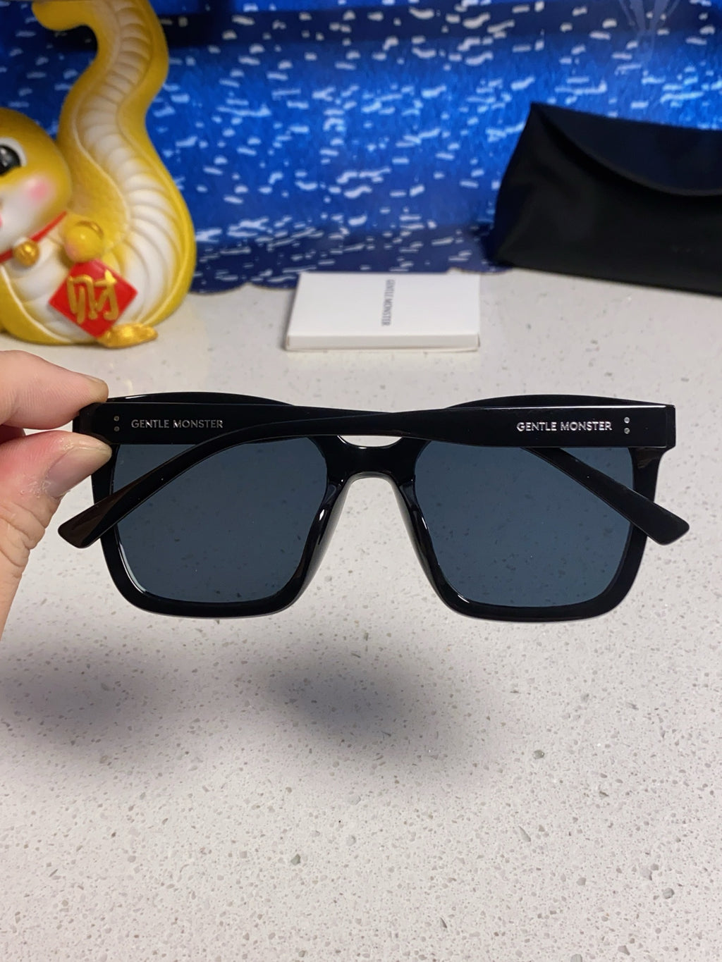 Gentle Monster DREAMER17 Oversized Black Lens Sunglasses for Men & Women - detail image 5