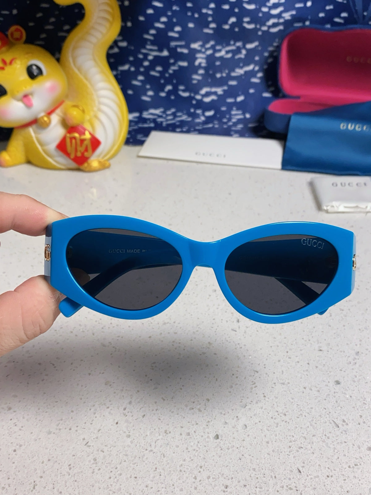 Gucci Cat-Eye Blue Lens Sunglasses for Men & Women - detail image 4