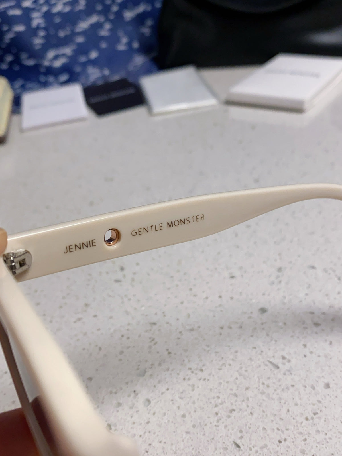Gentle Monster JENNIE1996 Cat-Eye Gray Lens Sunglasses for Women - detail image 8