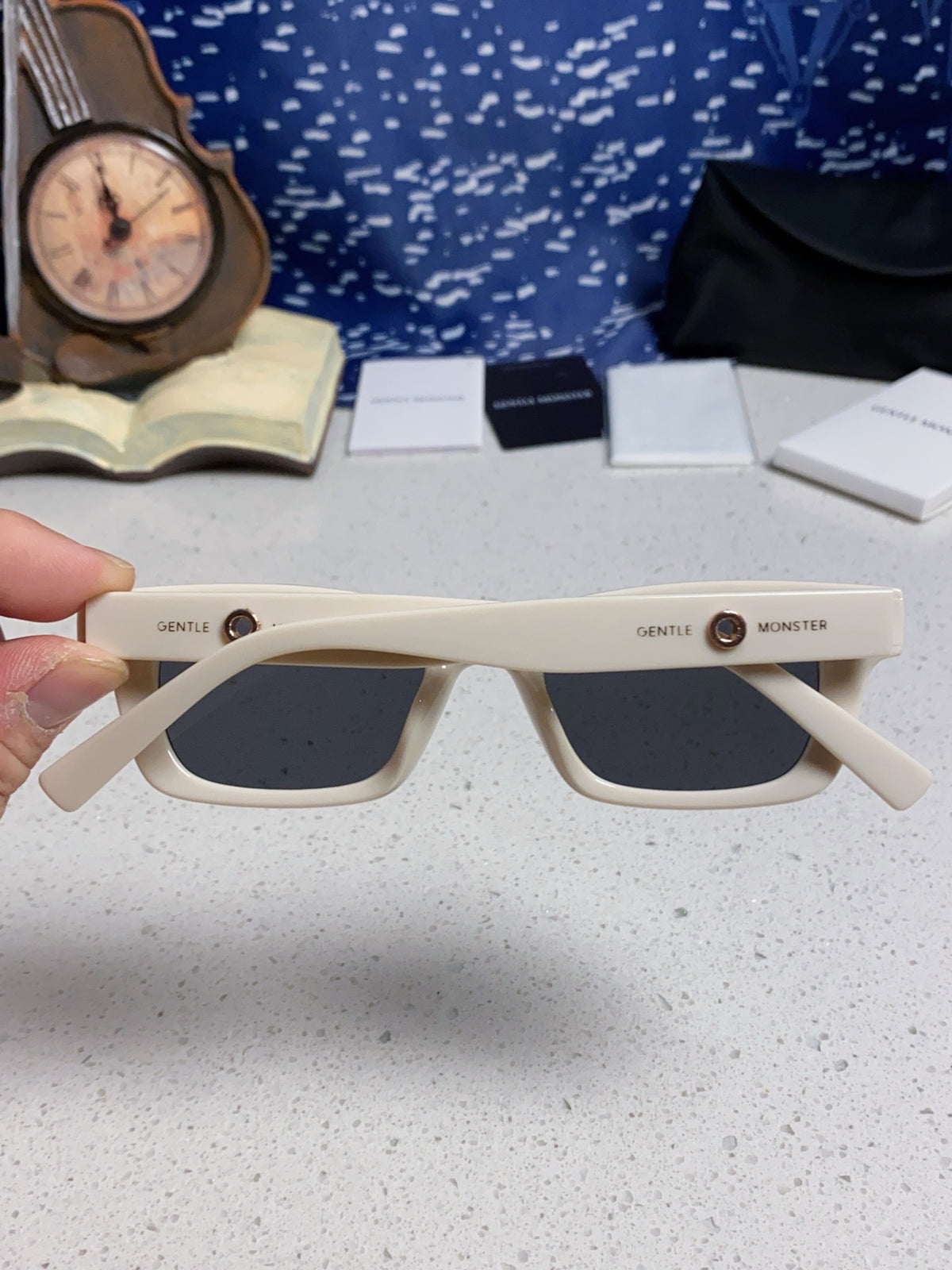 Gentle Monster JENNIE1996 Cat-Eye Gray Lens Sunglasses for Women - detail image 5