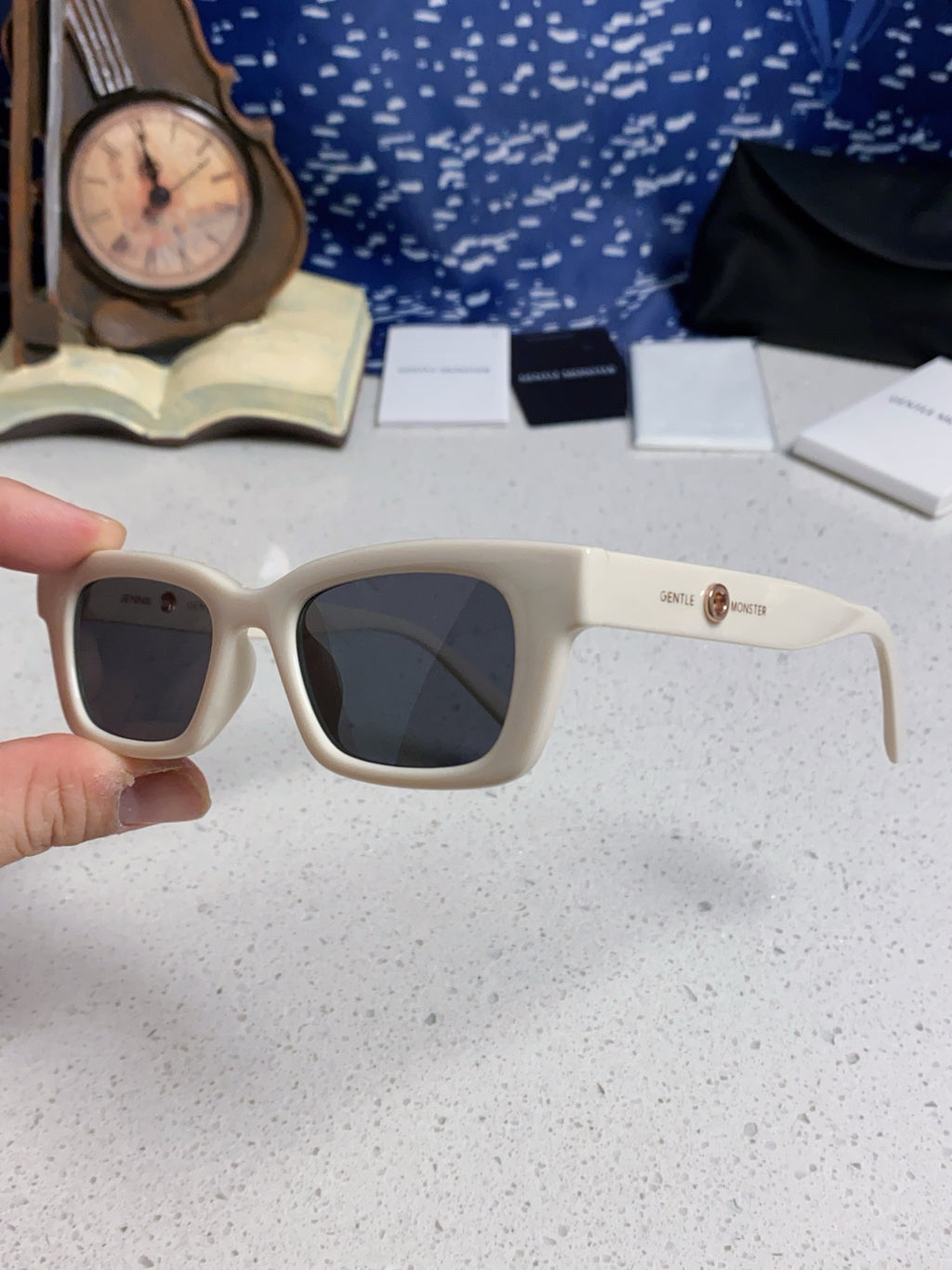 Gentle Monster JENNIE1996 Cat-Eye Gray Lens Sunglasses for Women - detail image 6