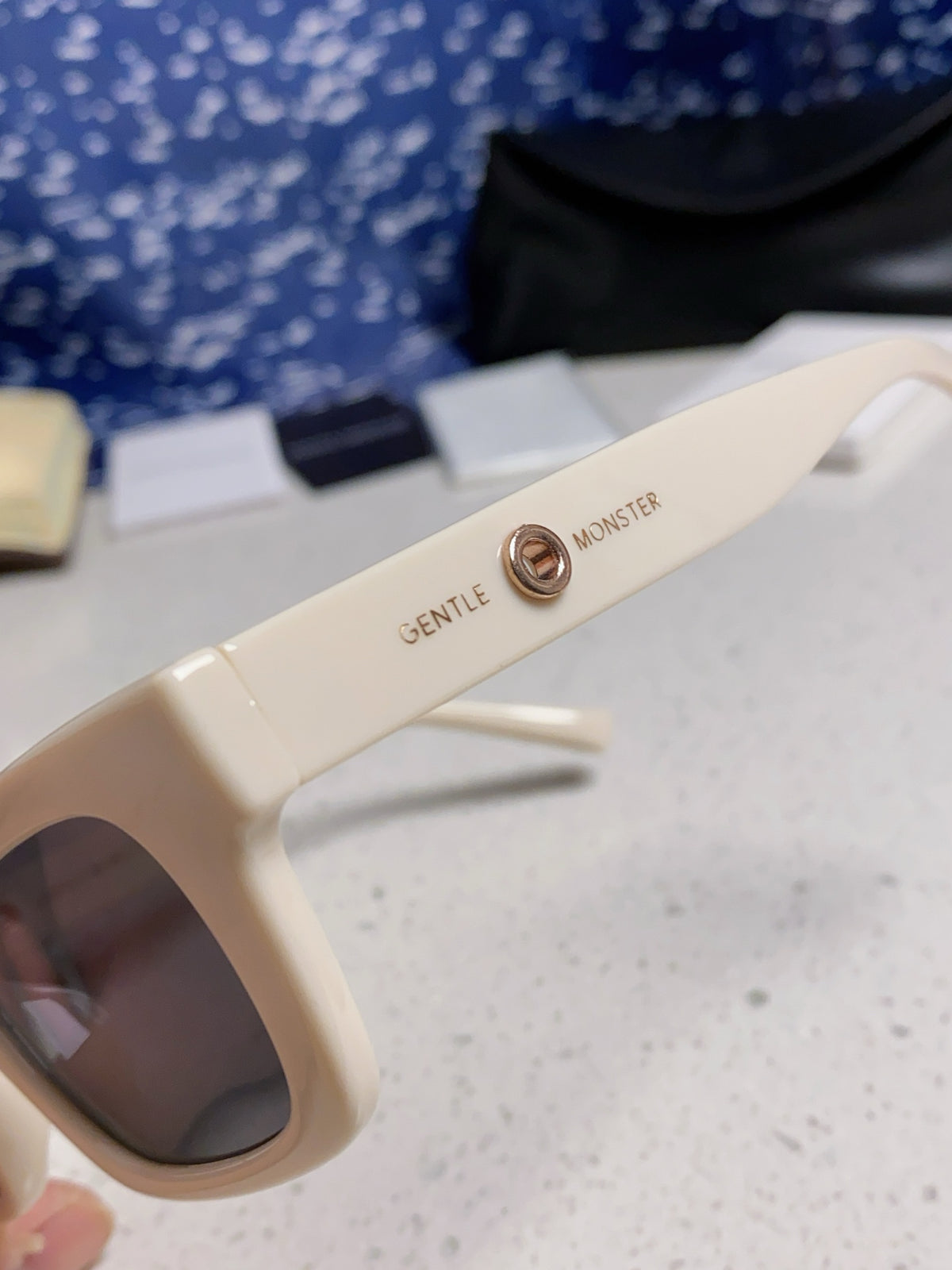Gentle Monster JENNIE1996 Cat-Eye Gray Lens Sunglasses for Women - detail image 7