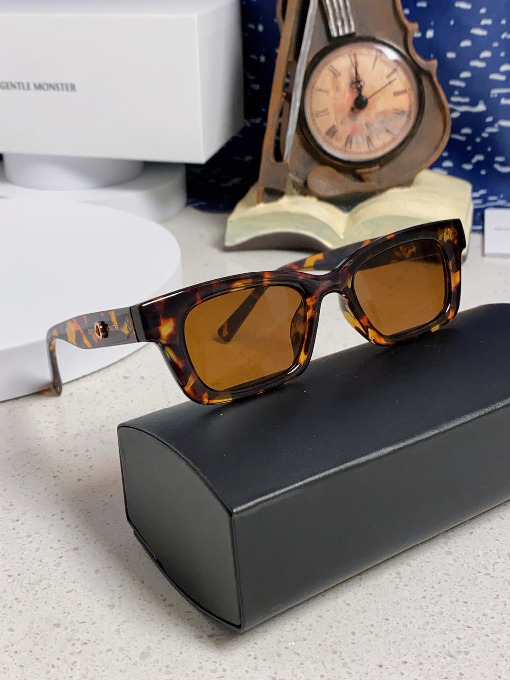 Gentle Monster JENNIE1996 Cat-Eye Brown Lens Sunglasses for Women - detail image 10