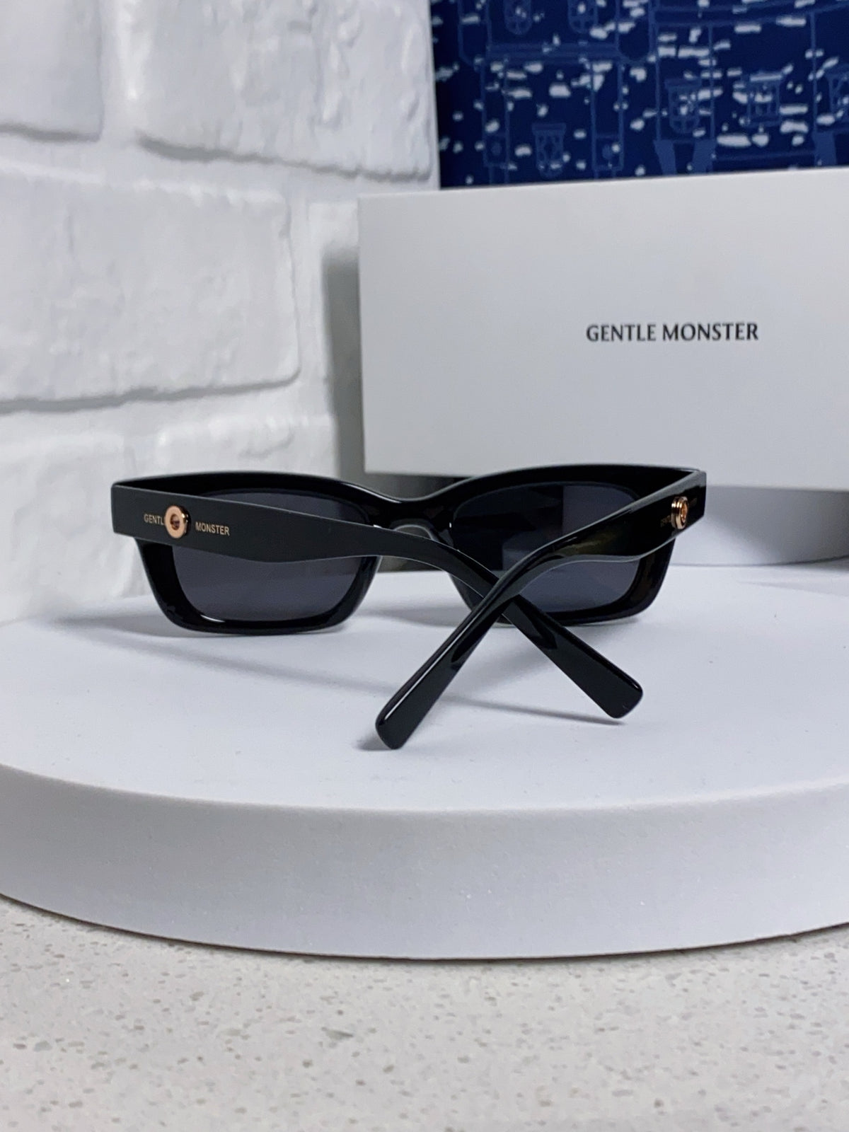 Gentle Monster JENNIE1996 Cat-Eye Black Lens Sunglasses for Women - detail image 3