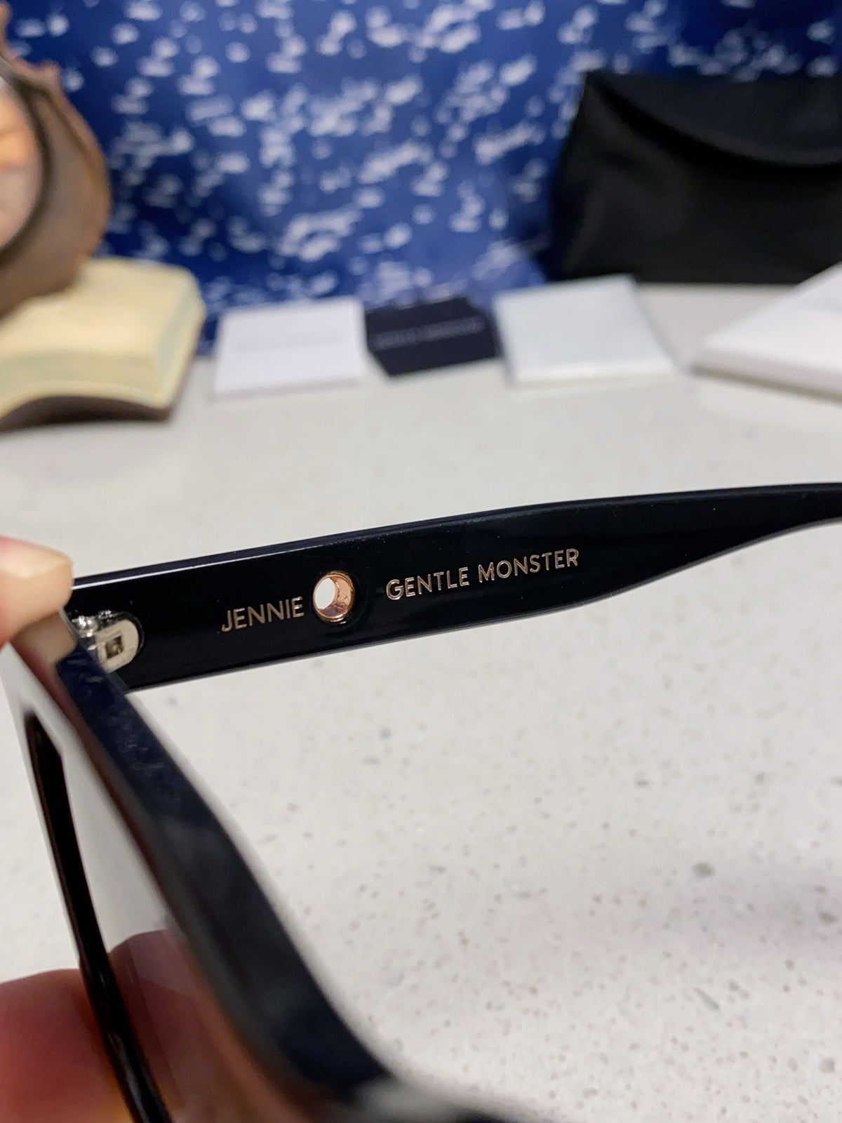 Gentle Monster JENNIE1996 Cat-Eye Black Lens Sunglasses for Women - detail image 8