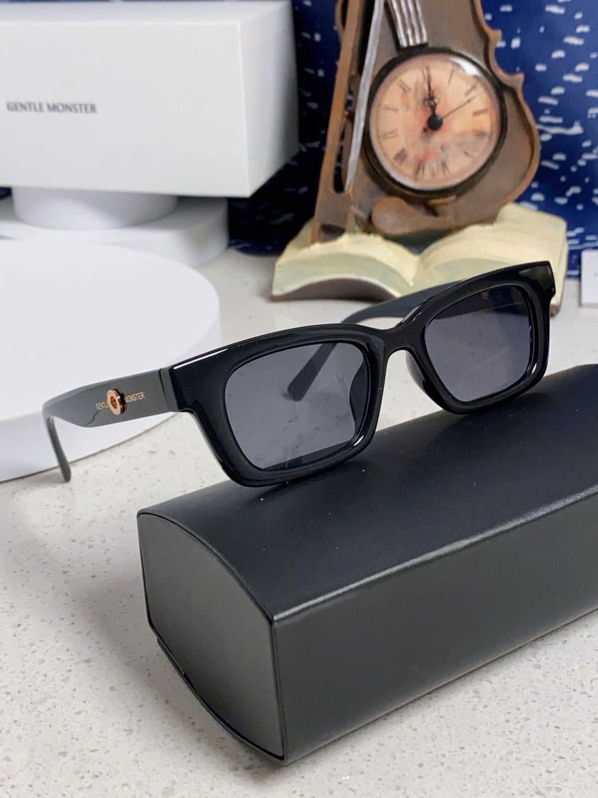 Gentle Monster JENNIE1996 Cat-Eye Black Lens Sunglasses for Women - detail image 10