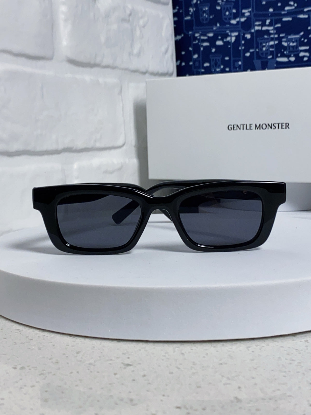 Gentle Monster JENNIE1996 Cat-Eye Black Lens Sunglasses for Women - detail image 2