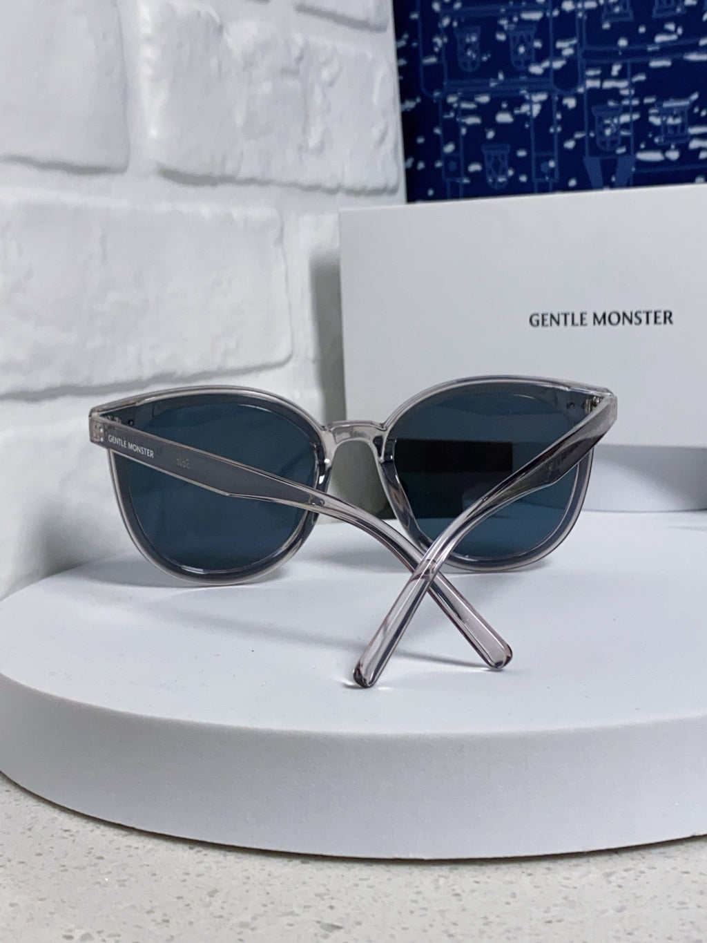 Gentle Monster SOLO Polarized Round Blue Lens Sunglasses for Men & Wo - 372625 - detail image 3