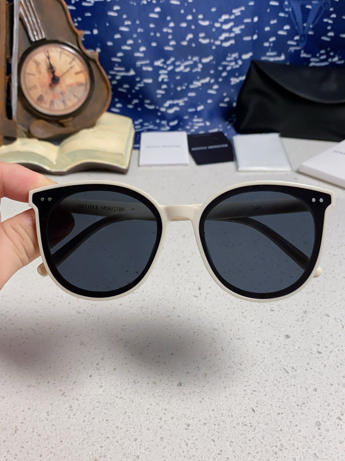 Gentle Monster SOLO Polarized Round Blue Lens Sunglasses for Men & Women - detail image 4