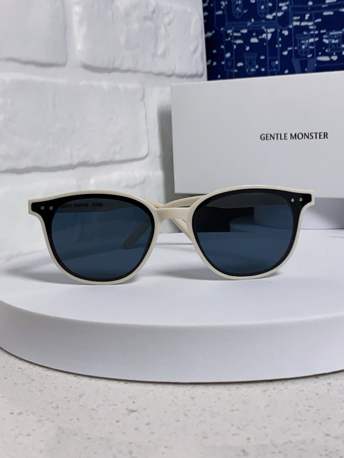 Gentle Monster LANG Square Blue Lens Sunglasses for Men & Women - detail image 2