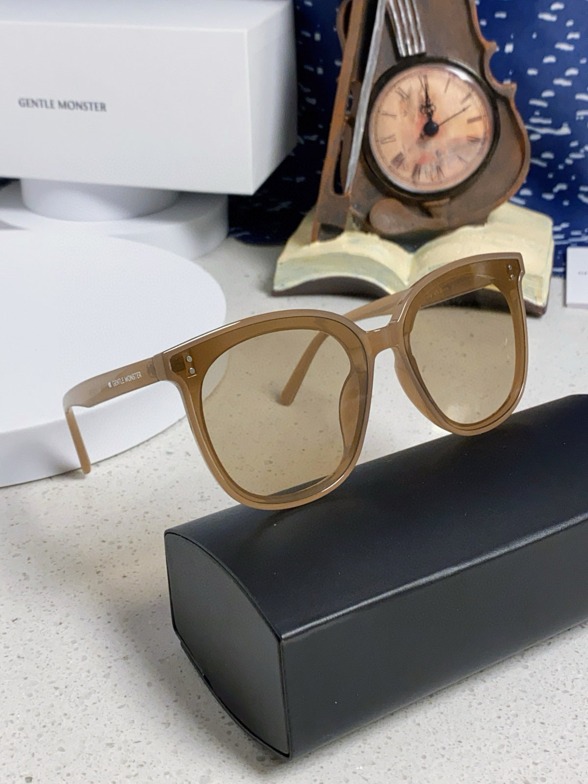 Gentle Monster MYMA Oversized Gray Lens Sunglasses for Men & Women - detail image 10
