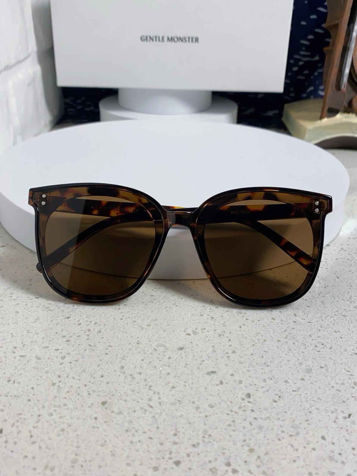Gentle Monster MYMA Oversized Brown Lens Sunglasses for Men & Women - detail image 9