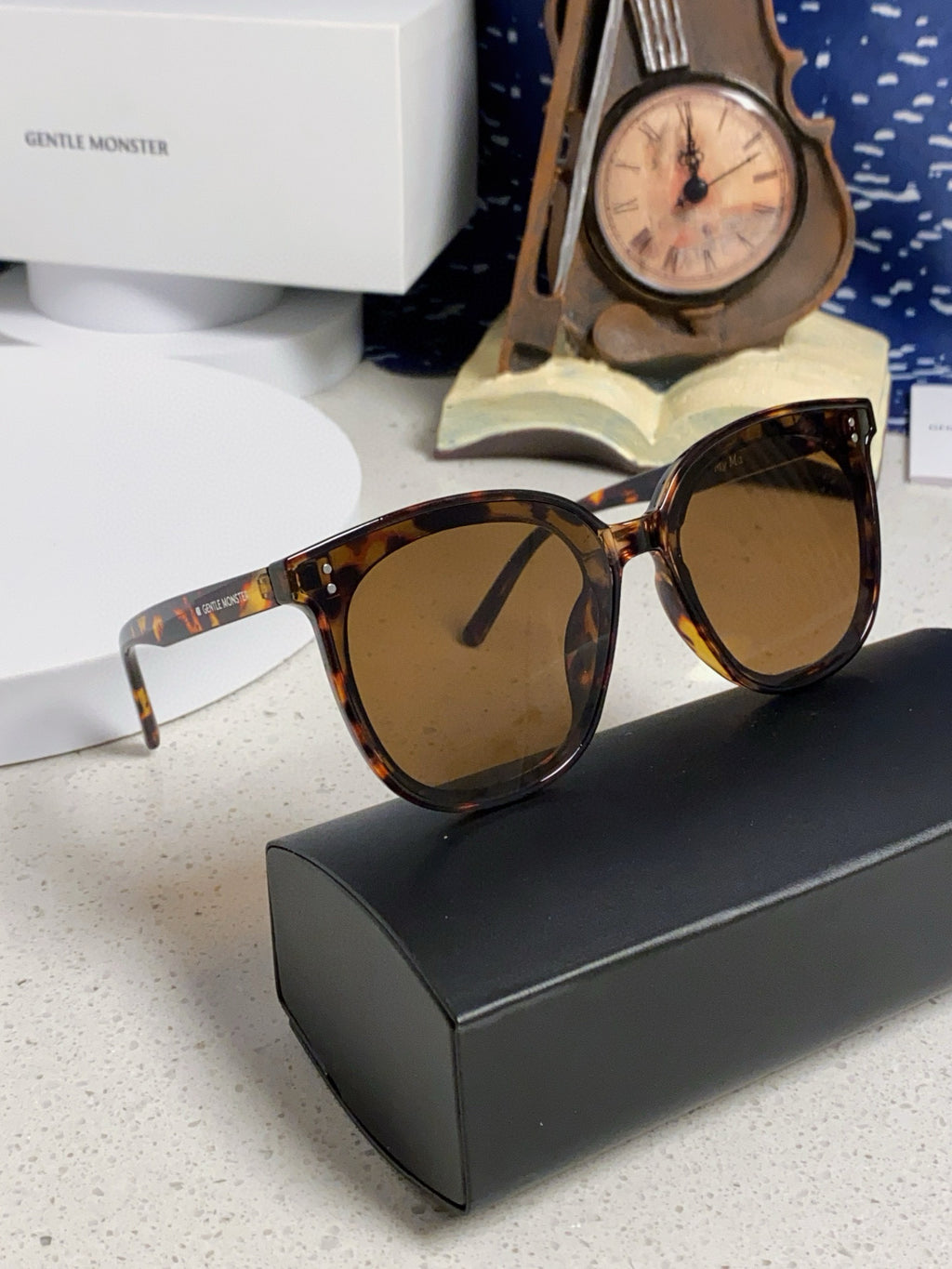 Gentle Monster MYMA Oversized Brown Lens Sunglasses for Men & Women - detail image 10