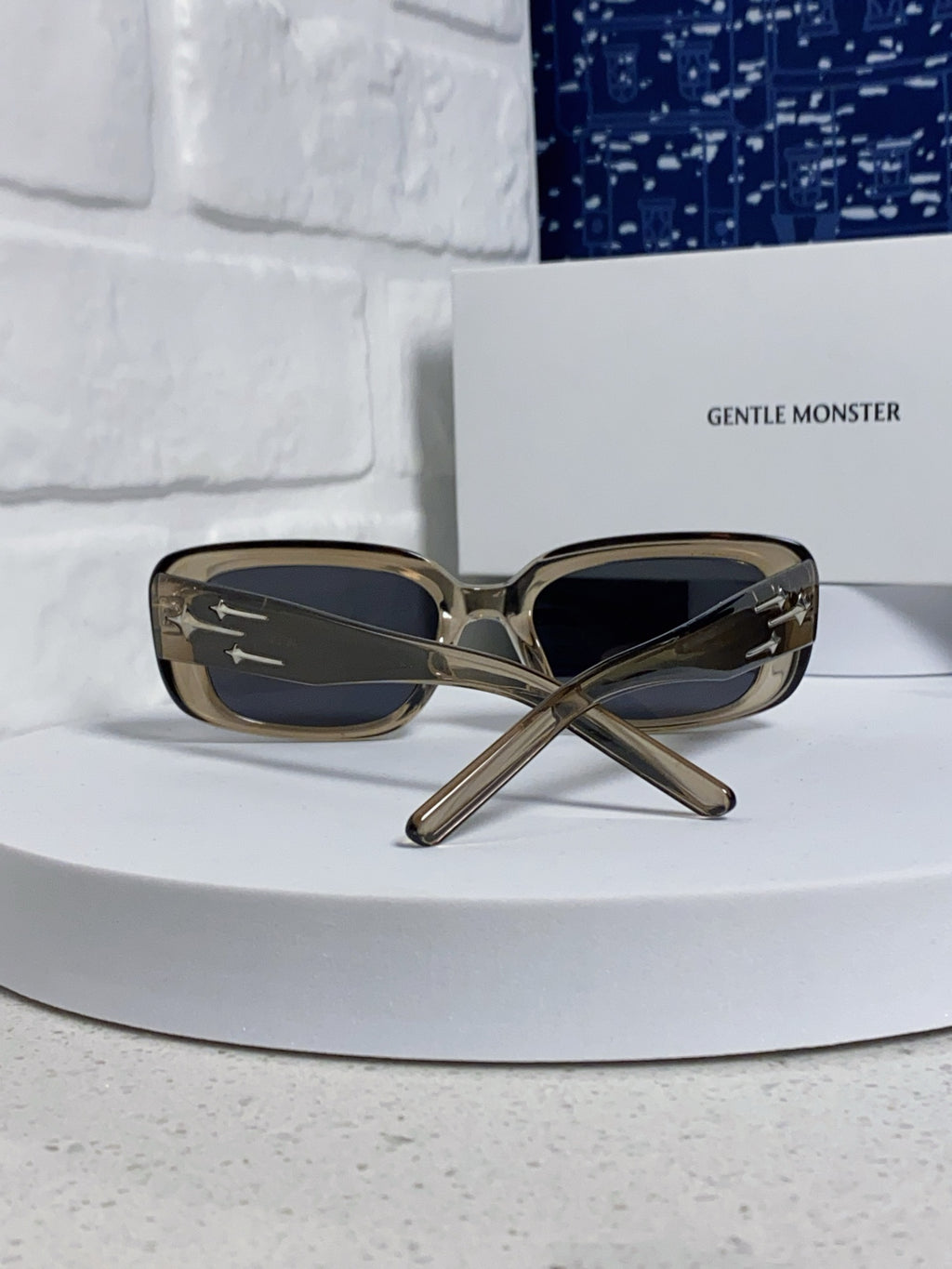 Gentle Monster ANTENA Square Gray Lens Sunglasses for Men & Women - 399374 - detail image 3